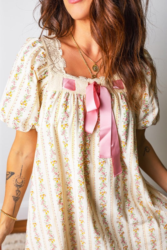 Sweetheart Floral Lace Trimmed Neckline Midi Dress