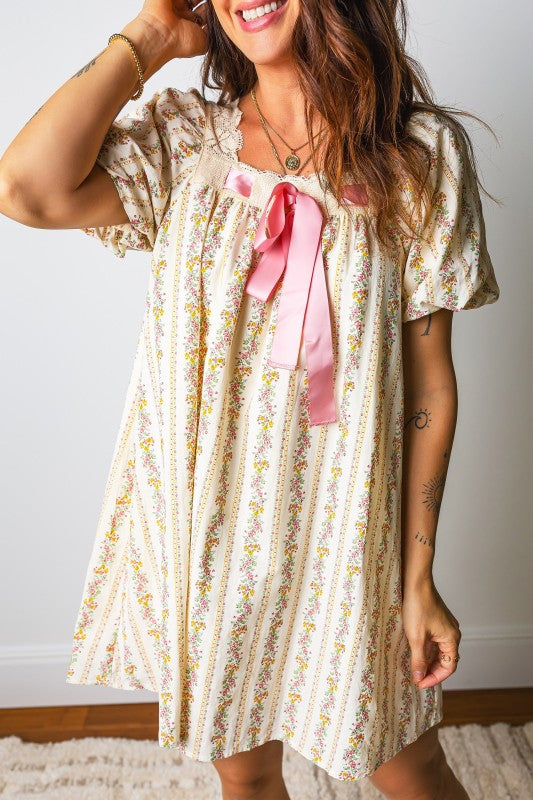 Sweetheart Floral Lace Trimmed Neckline Midi Dress