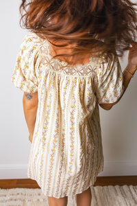 Sweetheart Floral Lace Trimmed Neckline Midi Dress