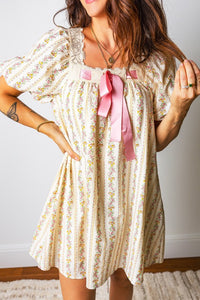 Sweetheart Floral Lace Trimmed Neckline Midi Dress